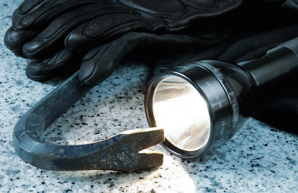 Tragedia ad Alcamo: tenta il colpo in un appartamento ma cade e perde la vita