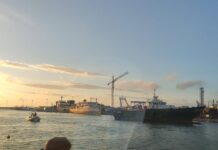 Peschereccio incagliato nel porto di Mazara, intervento della Capitaneria di Porto